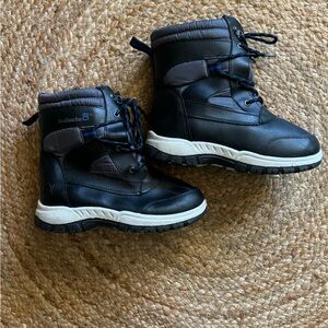 Avalanche Kids Black Winter Boots